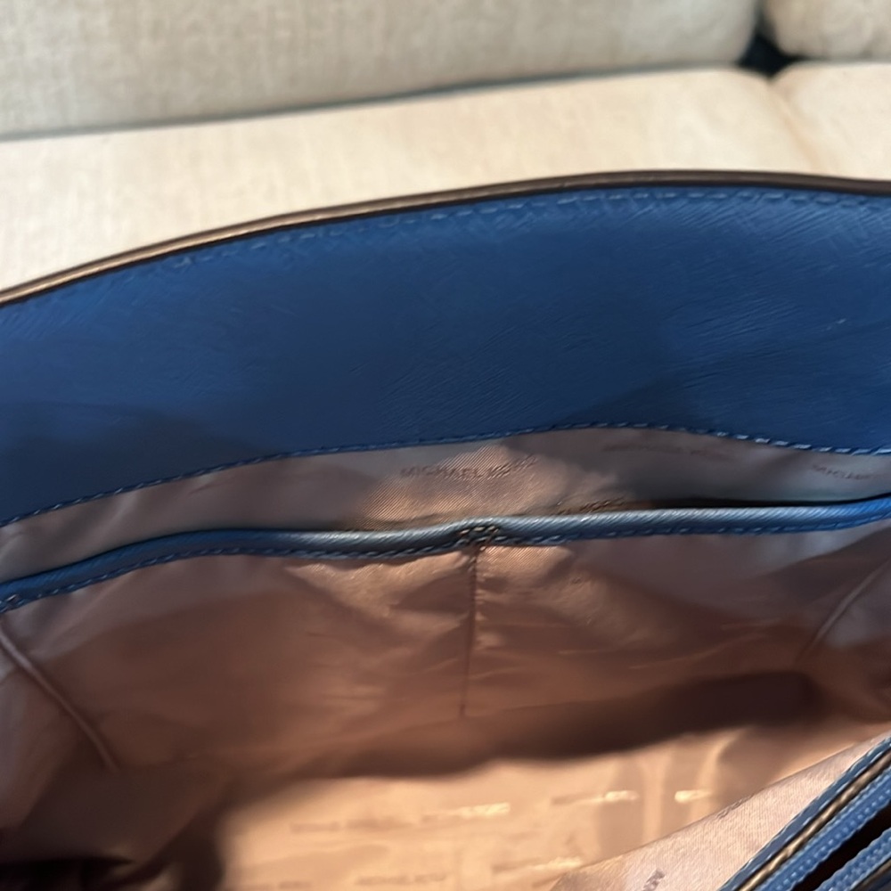 Michael Kors Large Hamilton Bag. Brand new without tags. Never used. Color Blue - Picture 6 of 10